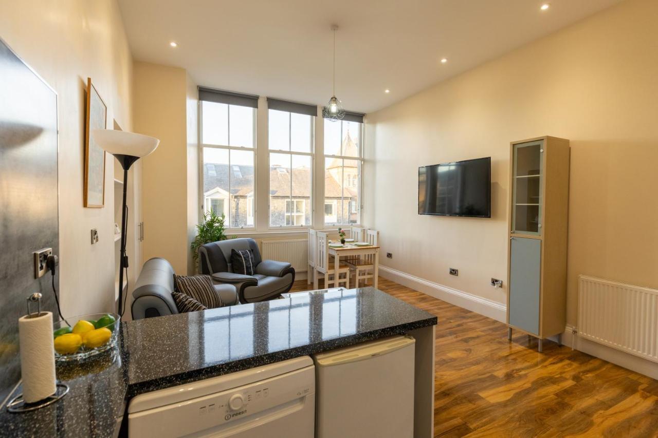New 2 Bed Apartment With Stunning Views Of Arthur Seat Mountain Edimburgo Exterior foto